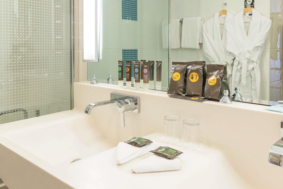 1 bedroom, premium bedding, minibar, in-room safe