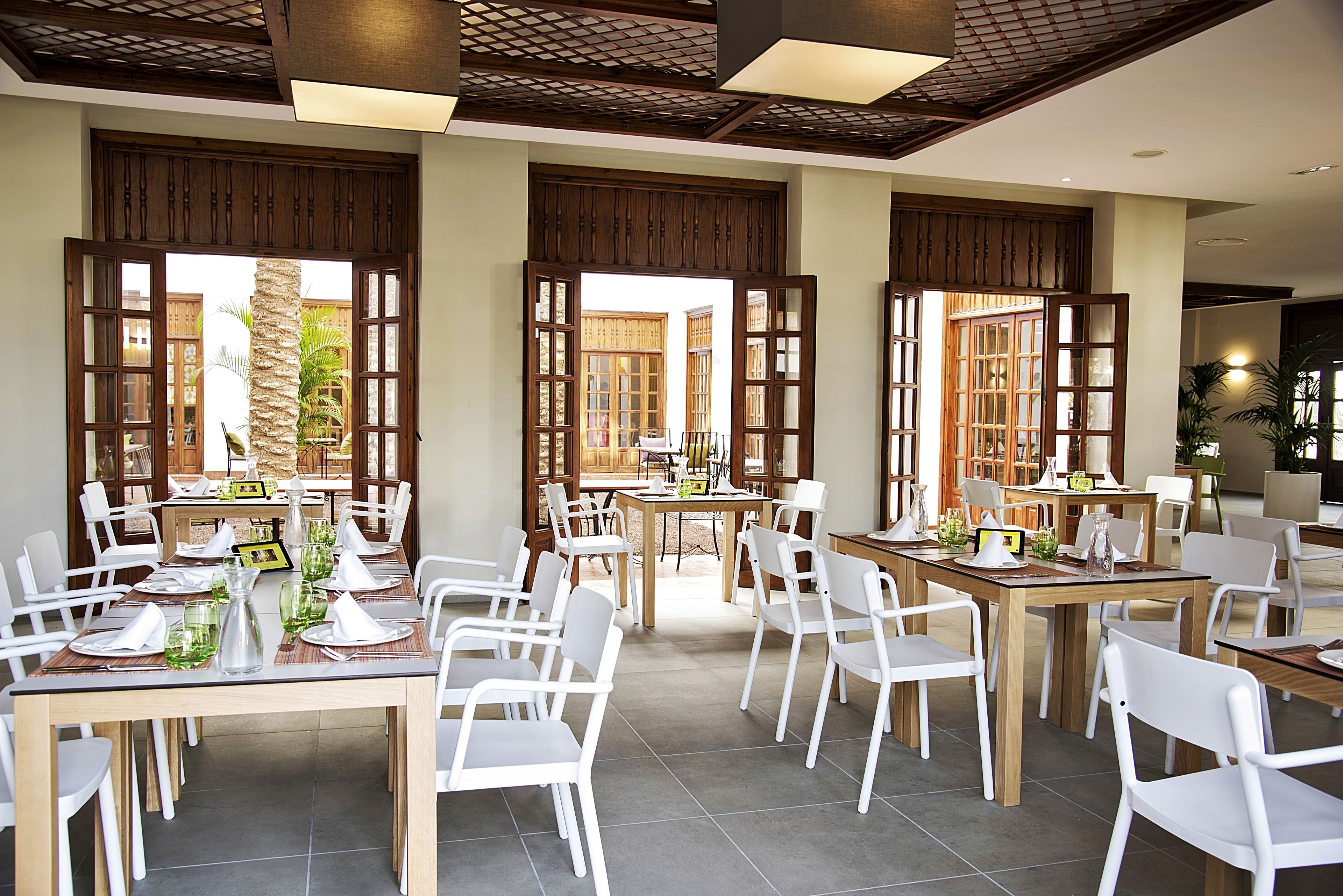 4 restaurants, breakfast, lunch served; local and international cuisine