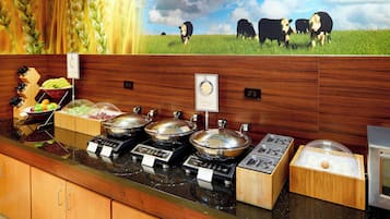 Free daily buffet breakfast