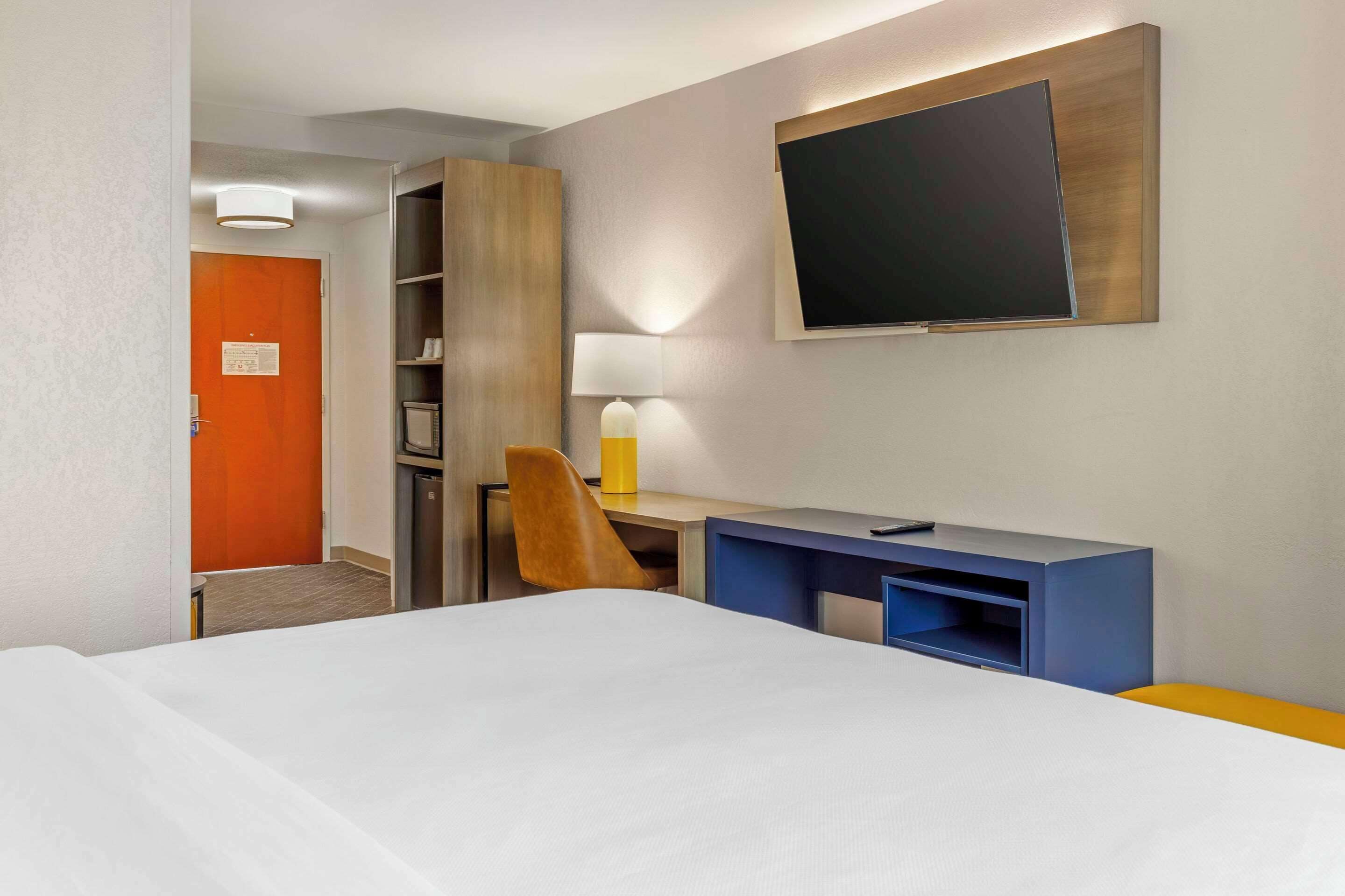 desk, iron/ironing board, free wifi, bed sheets