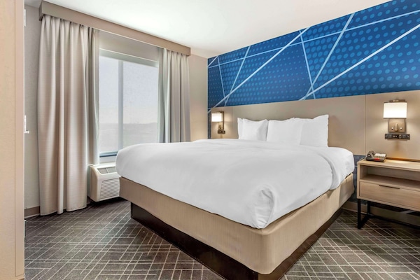 Bureau, fer et planche à repasser, Wi-Fi gratuit, draps fournis