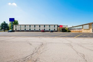 Exterior -  OYO Hotel Morton/East Peoria I-74 (Morton)