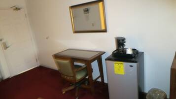 Standard Room, 2 Queen Beds | Coffee and/or coffee maker
