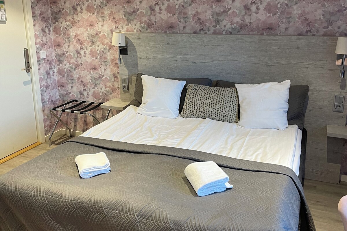Literie de qualité supérieure, surmatelas, bureau