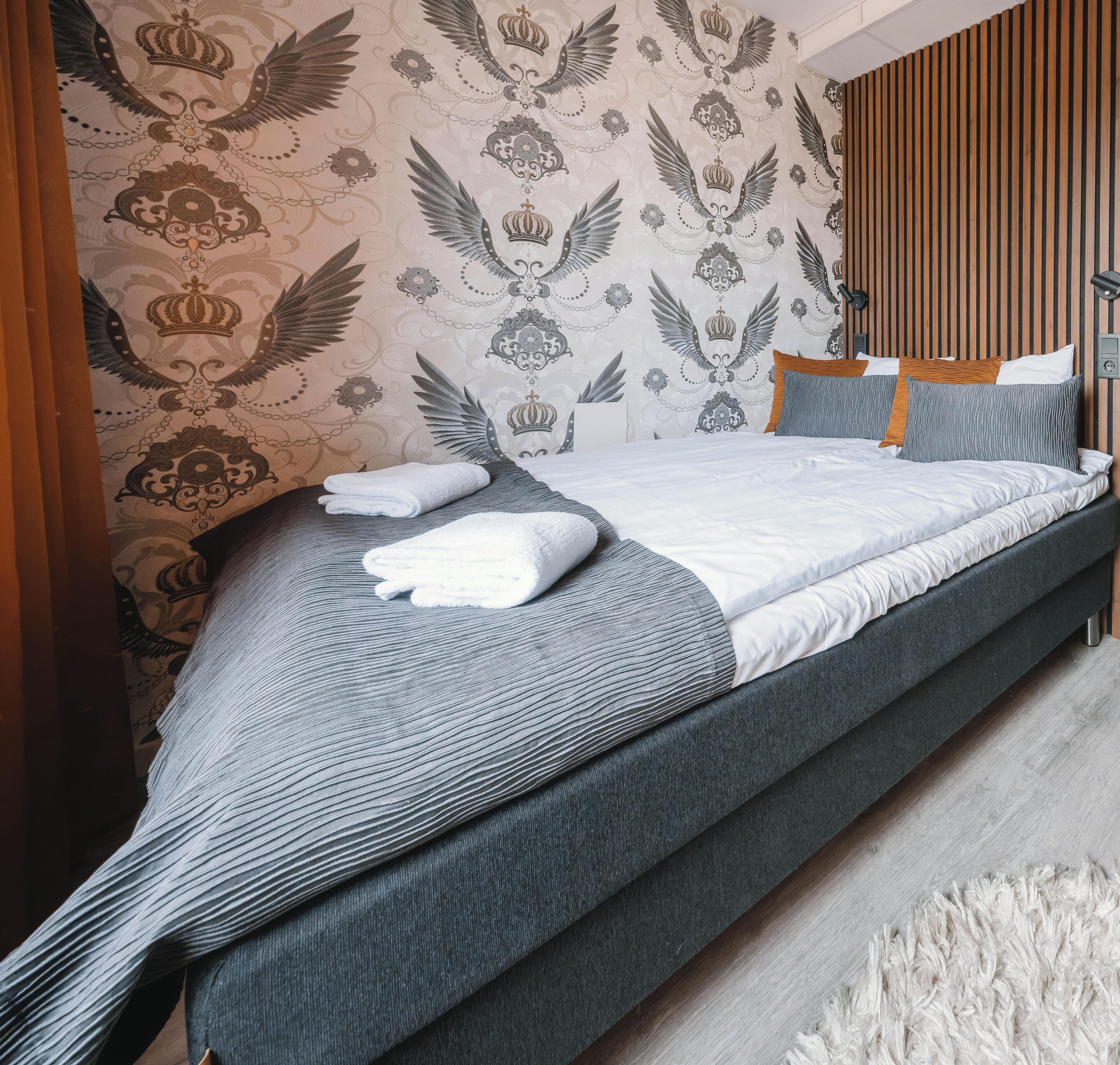 Double Room Small, 1 Double Bed, Shared Bathroom