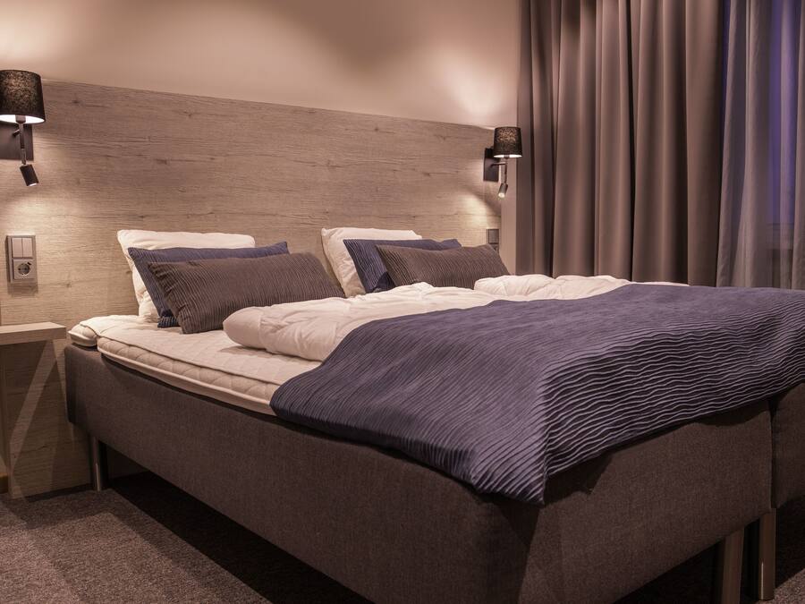 Quarto casal ou duplo standard, banheiro compartilhado | Roupas de cama premium, camas com colchões pillow-top