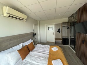 Quarto casal ou duplo luxo | Roupas de cama premium, camas com colchões pillow-top