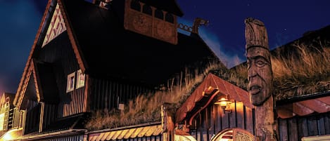 2 restaurants servant le dĂźner et le souper