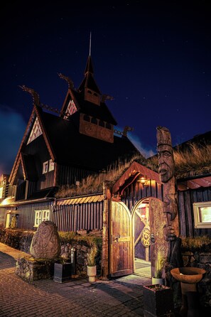 2 restaurants; lunch and dinner served - Hotel Viking (Hafnarfjordur)