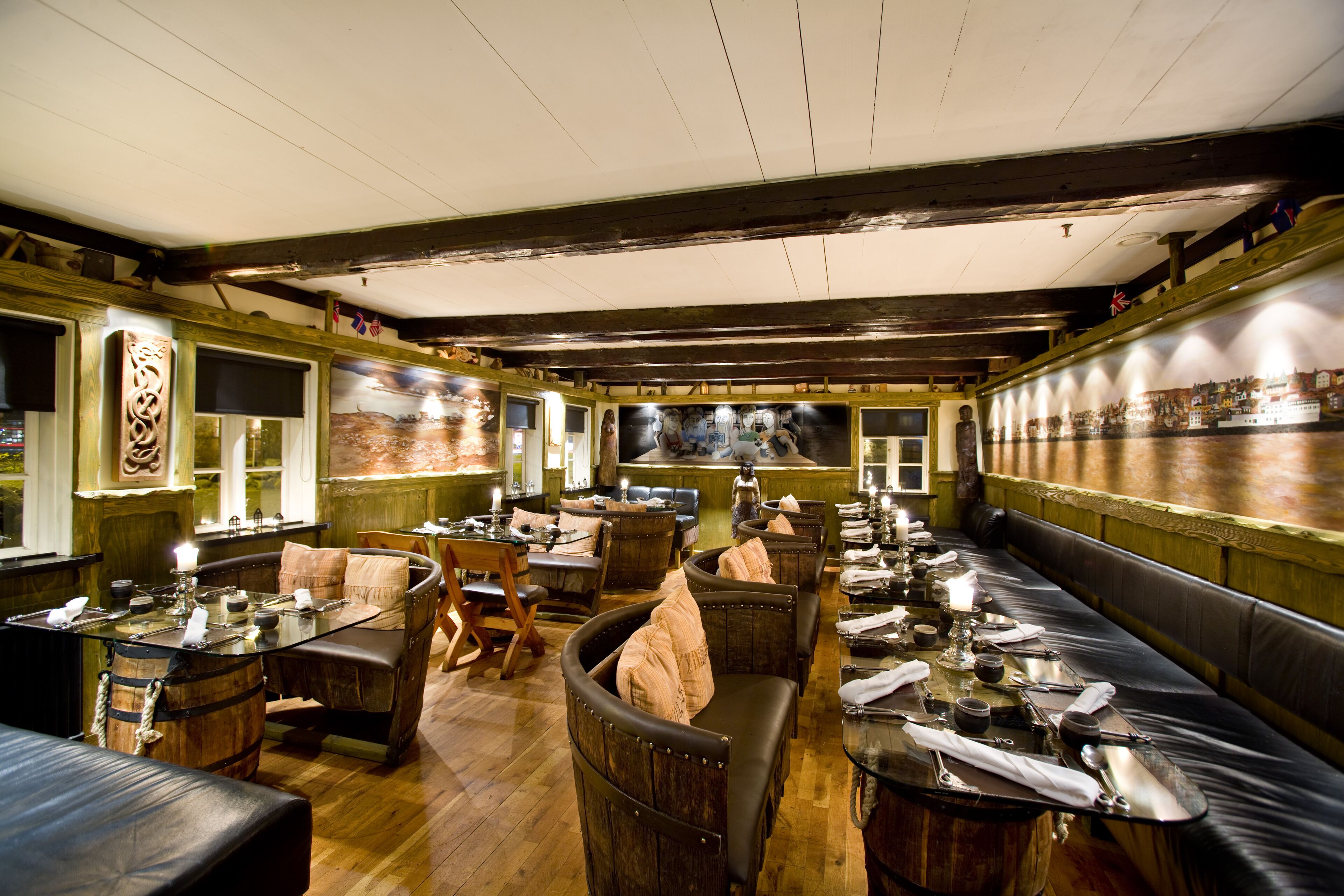 2 restaurants servant le déjeuner et le dîner, plats Cuisine locale