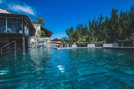 Outdoor pool, pool umbrellas
