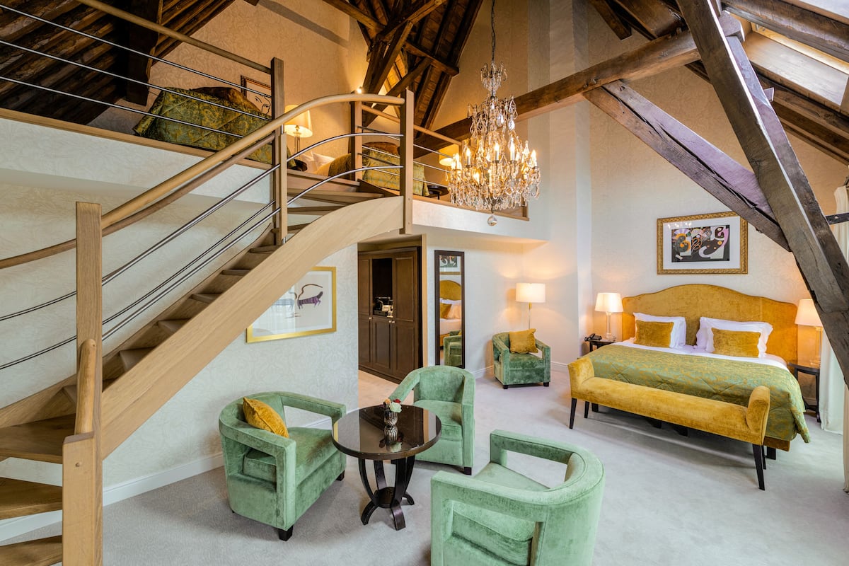 Family Suite "King Charles II" | Seprai premium, bantalan ekstra lembut, minibar, dan brankas
