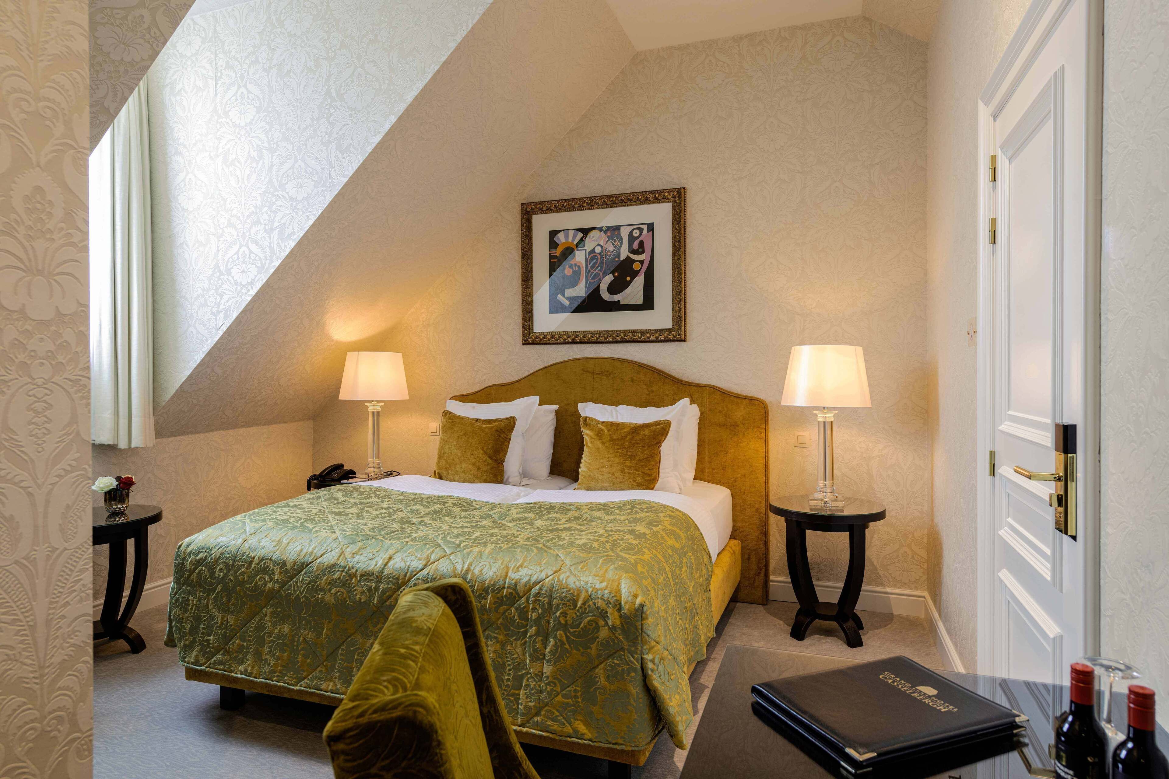 Premium bedding, pillow-top beds, minibar, in-room safe