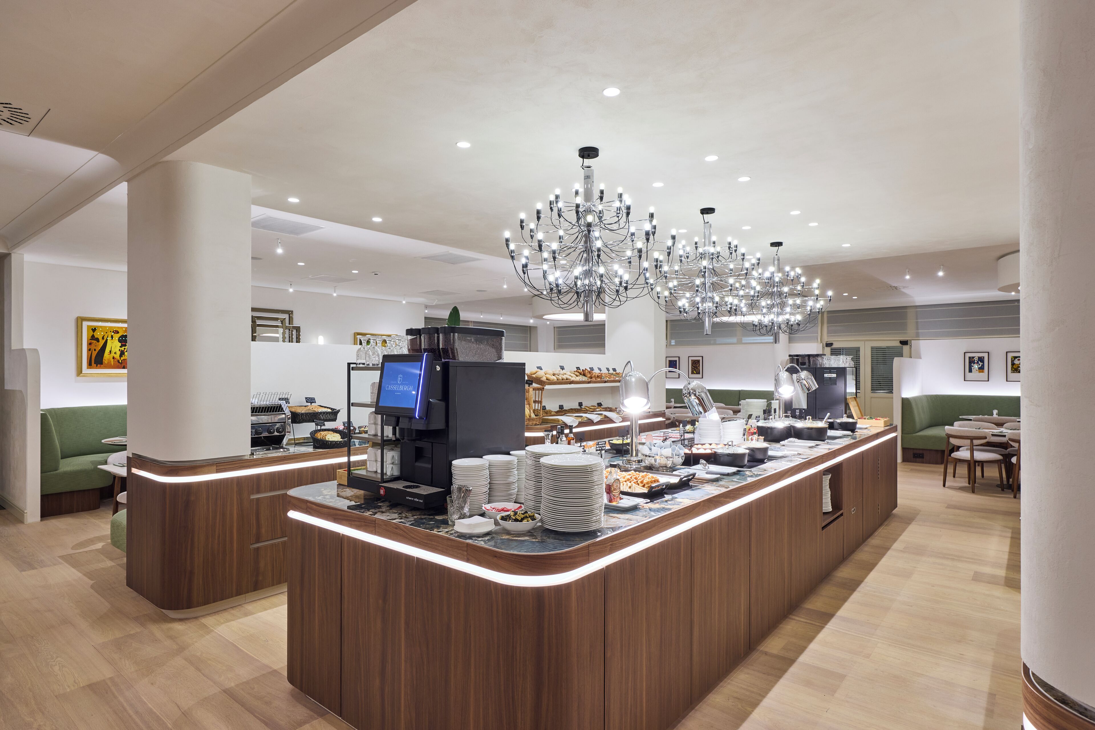 Tägliches Frühstücksbuffet (30 EUR pro Person)