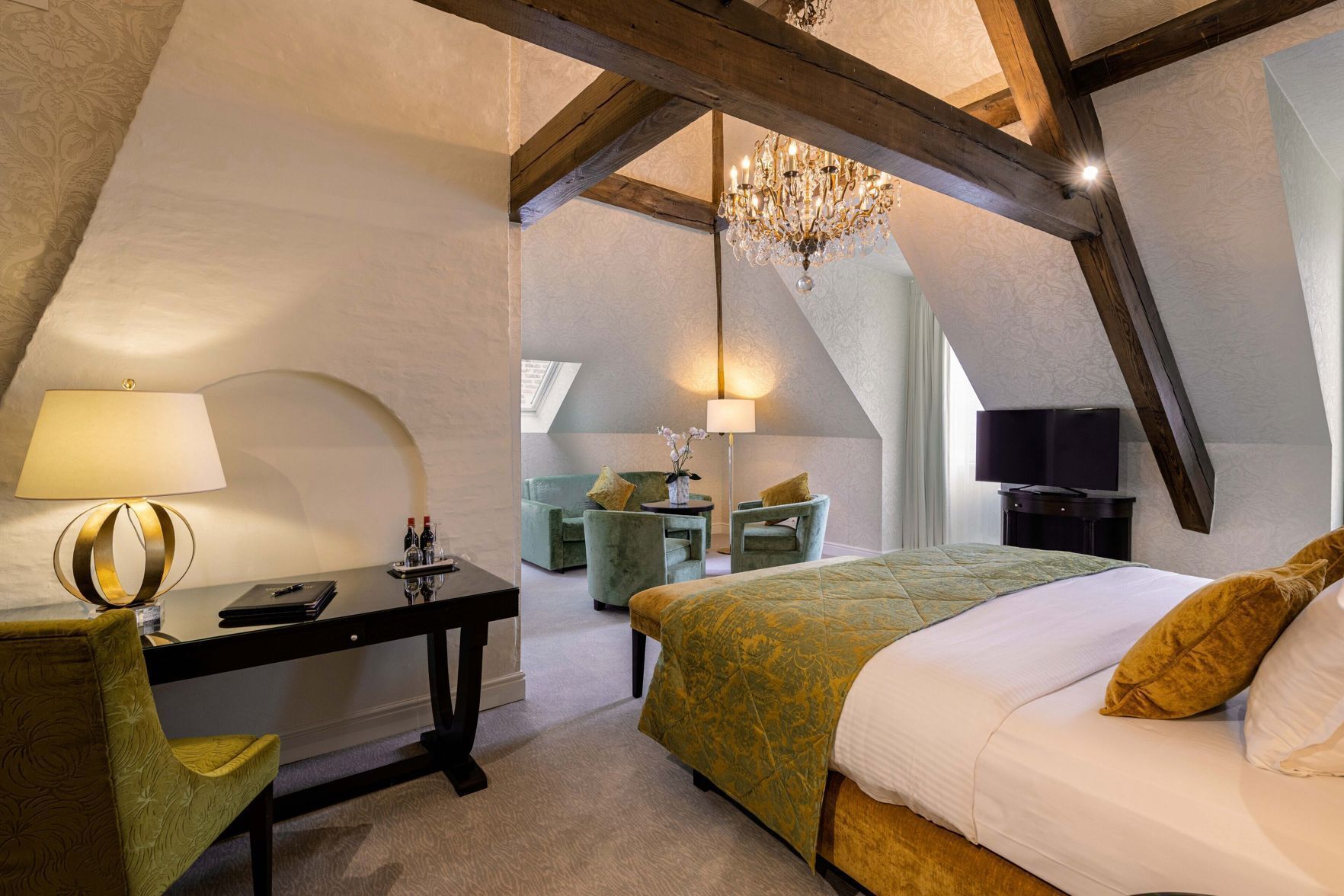 Premium bedding, pillow-top beds, minibar, in-room safe