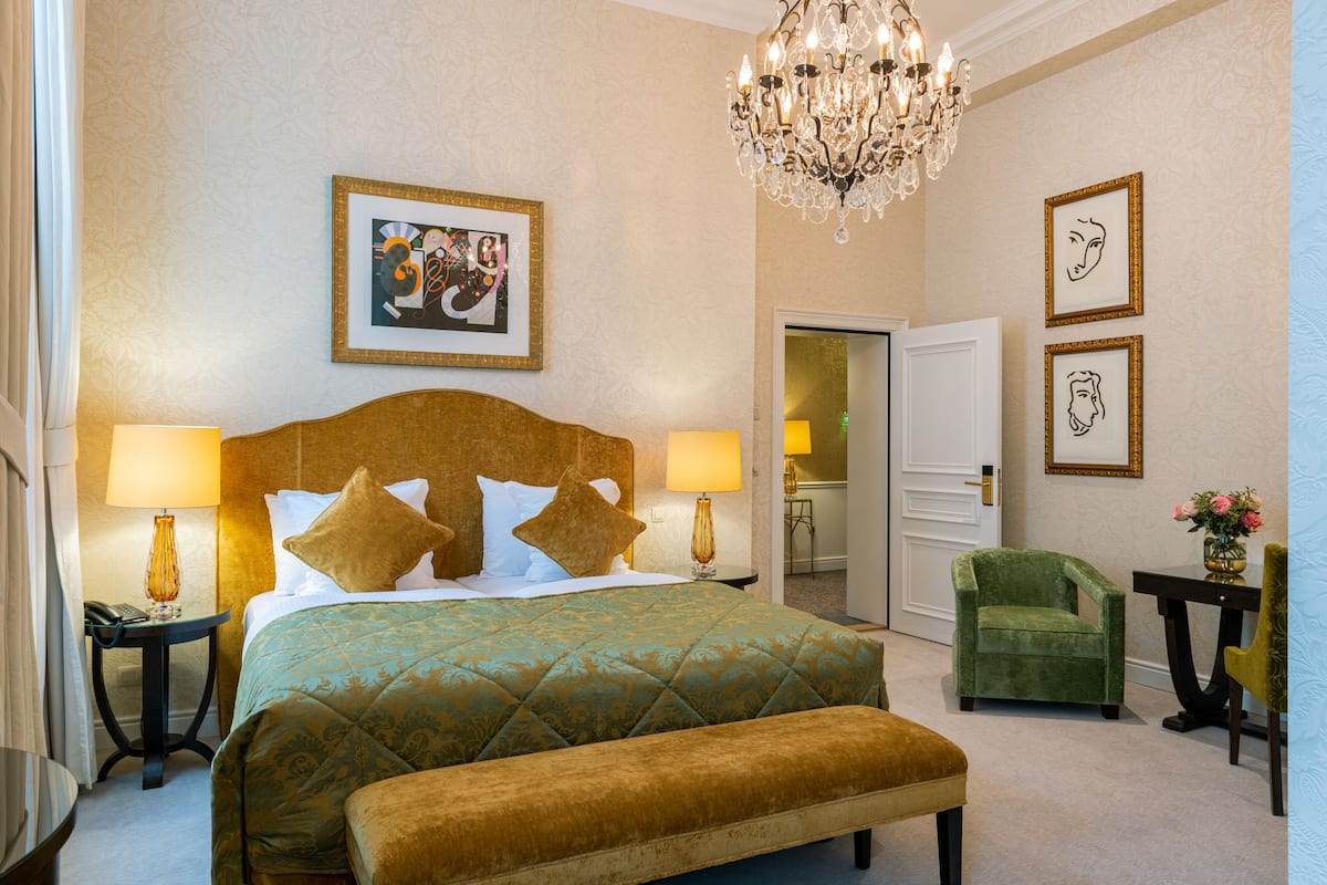 Prestige Historic Room | Hochwertige Bettwaren, Pillowtop-Betten, Minibar, Zimmersafe