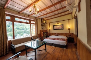 Heritage Family Room | WiFi