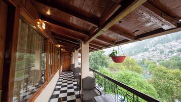 Heritage Family Room | Terrace/patio