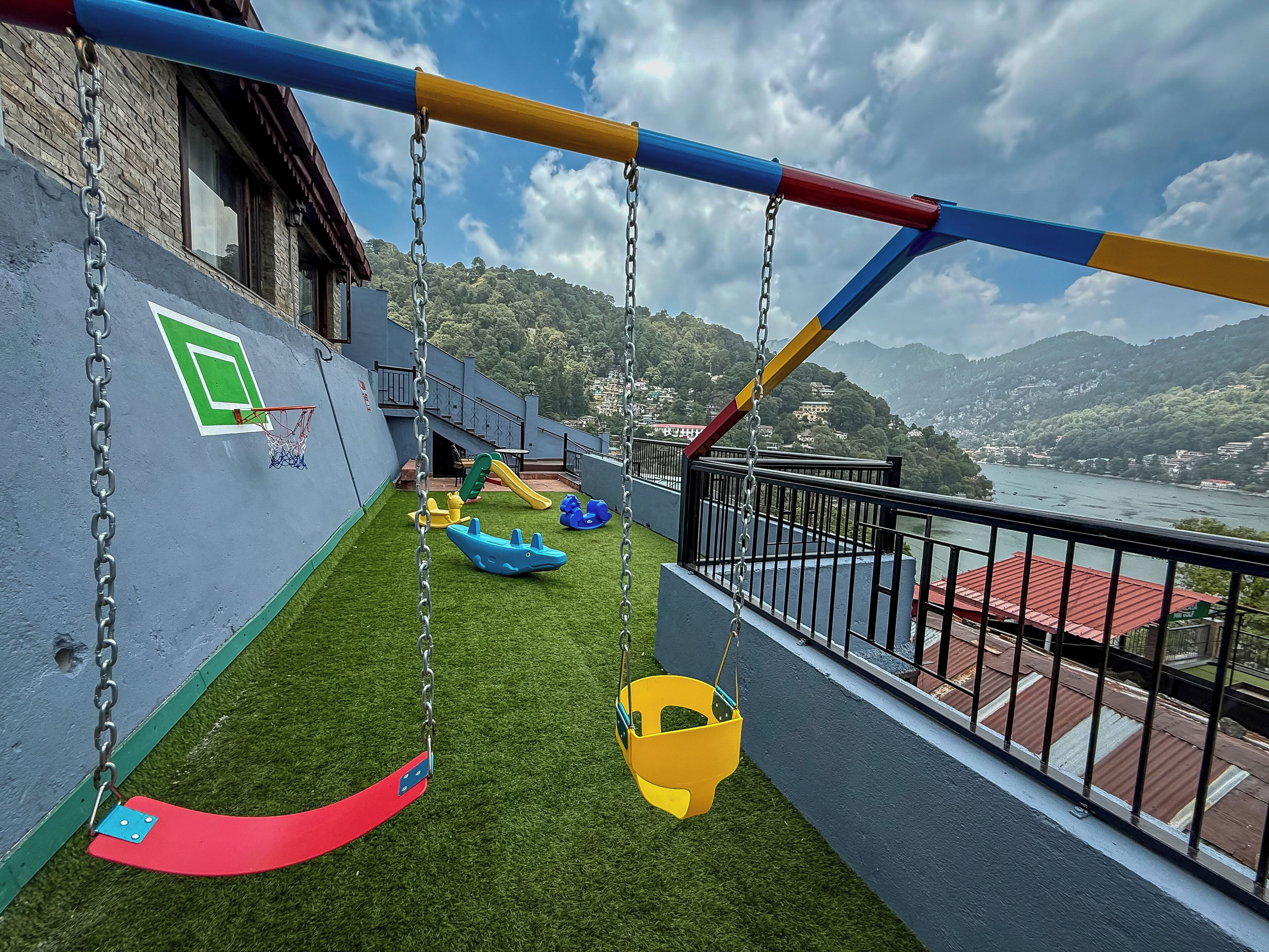 Children’s play area – outdoor