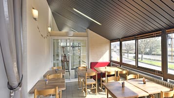 Comfort-Doppelzimmer, barrierefrei, mit Bad | Restaurant