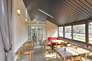 Comfort Double Room, Accessible, Ensuite | Restaurant