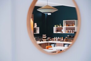 Petit déjeuner buffet servi tous les jours en supplément