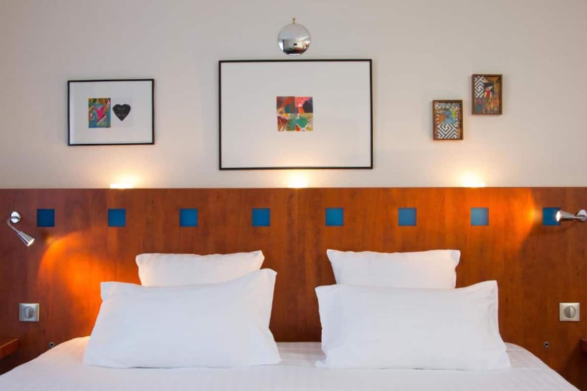 Executive Room | In-room safe, desk, blackout drapes, soundproofing