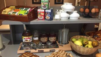 Petit déjeuner buffet servi tous les jours en supplément