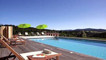 Outdoor pool, open 8 AM to 8 PM, sun loungers