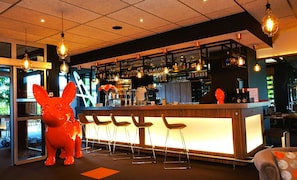 酒吧(店内)