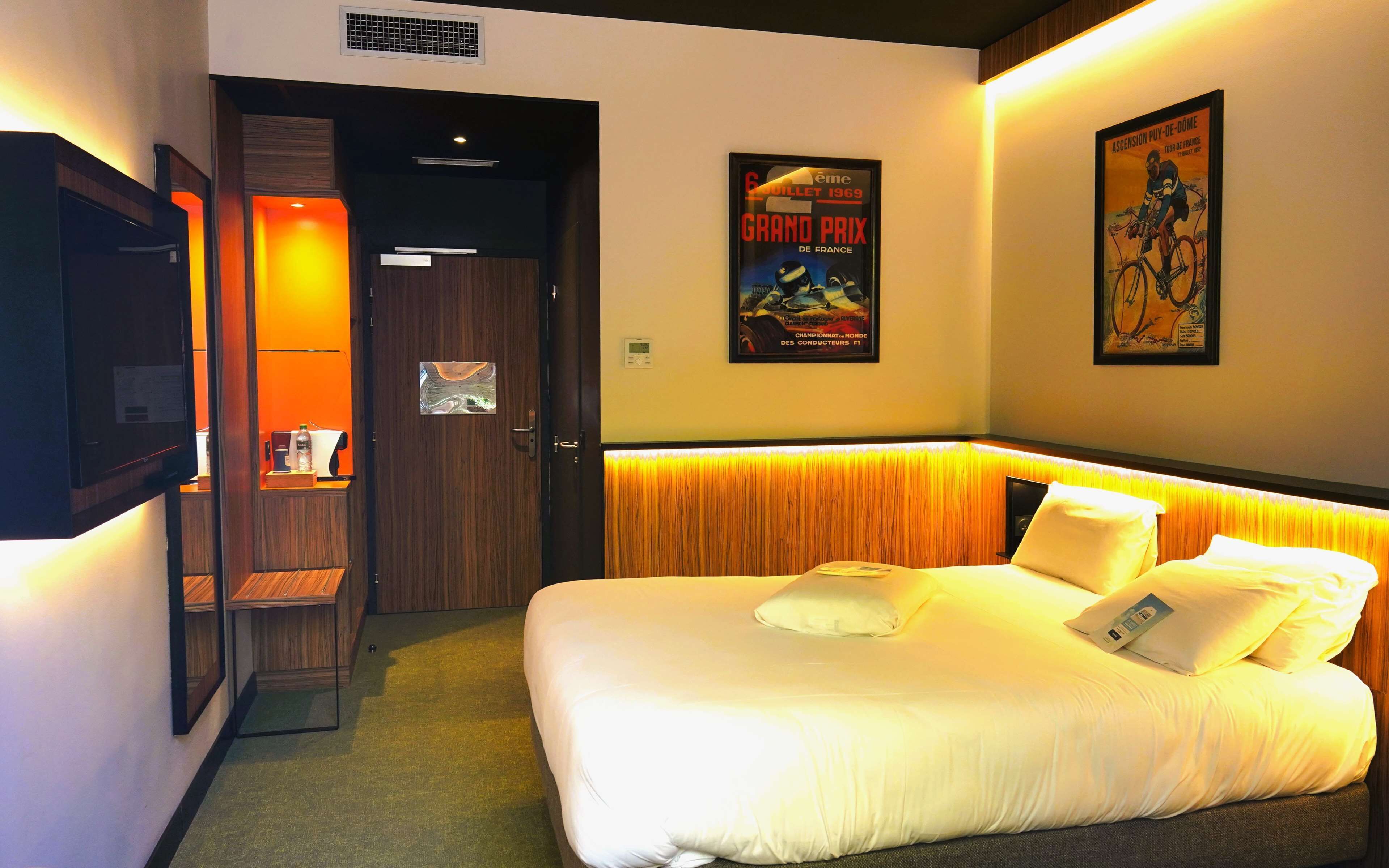 standard room, 1 double bed | premium bedding, desk, blackout curtains, soundproofing