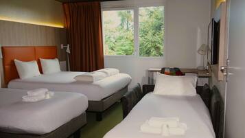 Chambre Standard, plusieurs lits | Literie de qualité supérieure, bureau, rideaux occultants