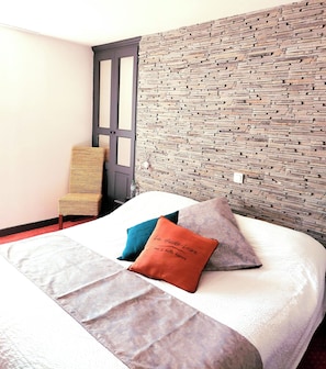 Premium Double Room | Desk, soundproofing, free WiFi