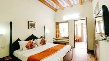 Deluxe Suite, 1 King Bed | 1 bedroom, individually decorated, individually furnished