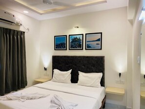 프리미엄 스튜디오 스위트 | 1 개의 침실, 미니바, 책상, 다리미/다리미판