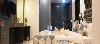 提克羅假日飯店