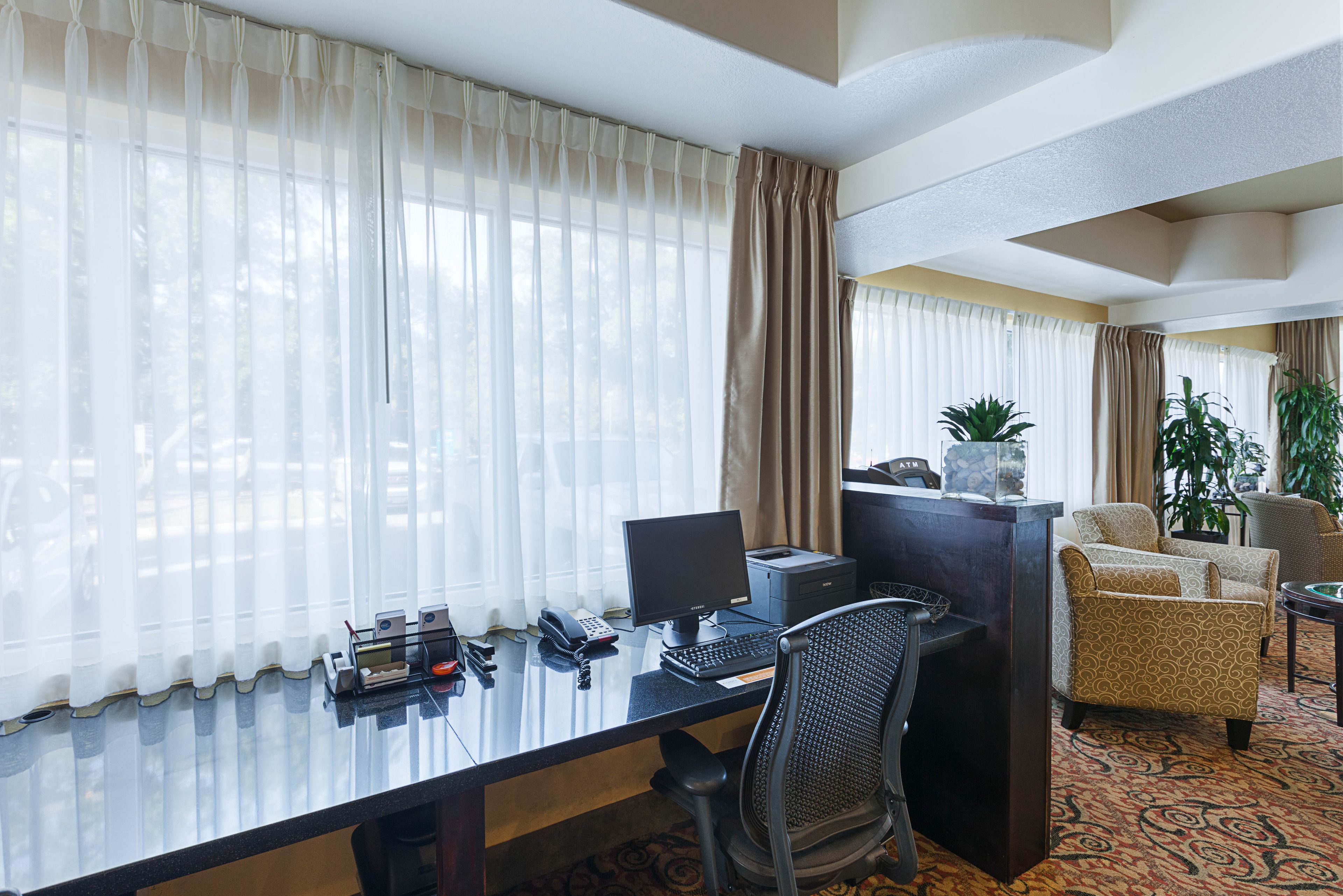 Photo - Comfort Suites Medical Center near Six Flags