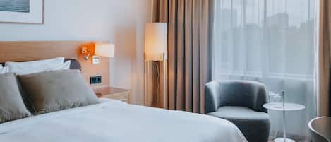 Habitació Deluxe, 1 llit de matrimoni gran | Caixa forta a l'habitació i escriptori