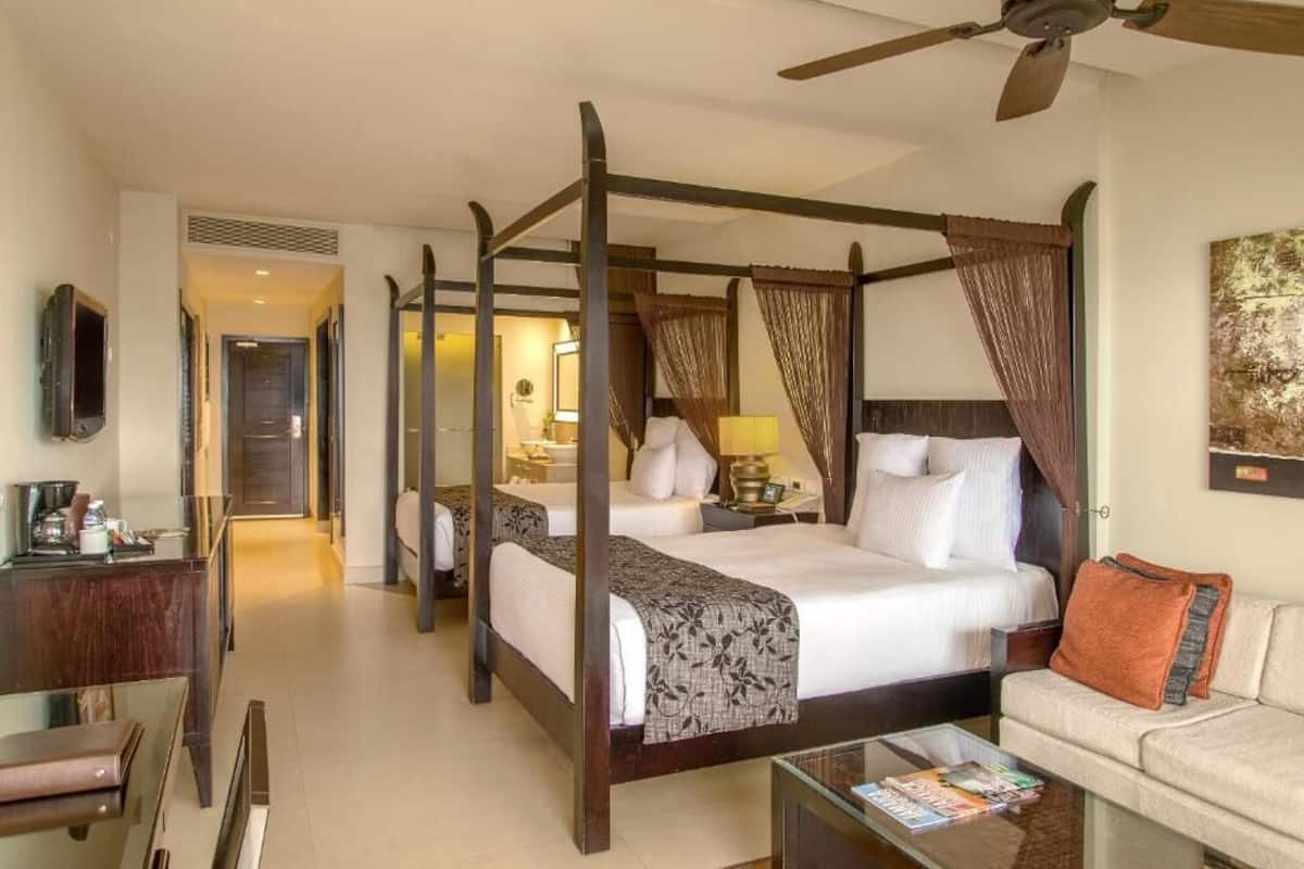 1 bedroom, free minibar, in-room safe, individually furnished