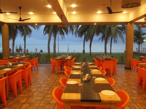 Lunch and dinner served - Mamalla Beach Resort (Tirukalukundram)