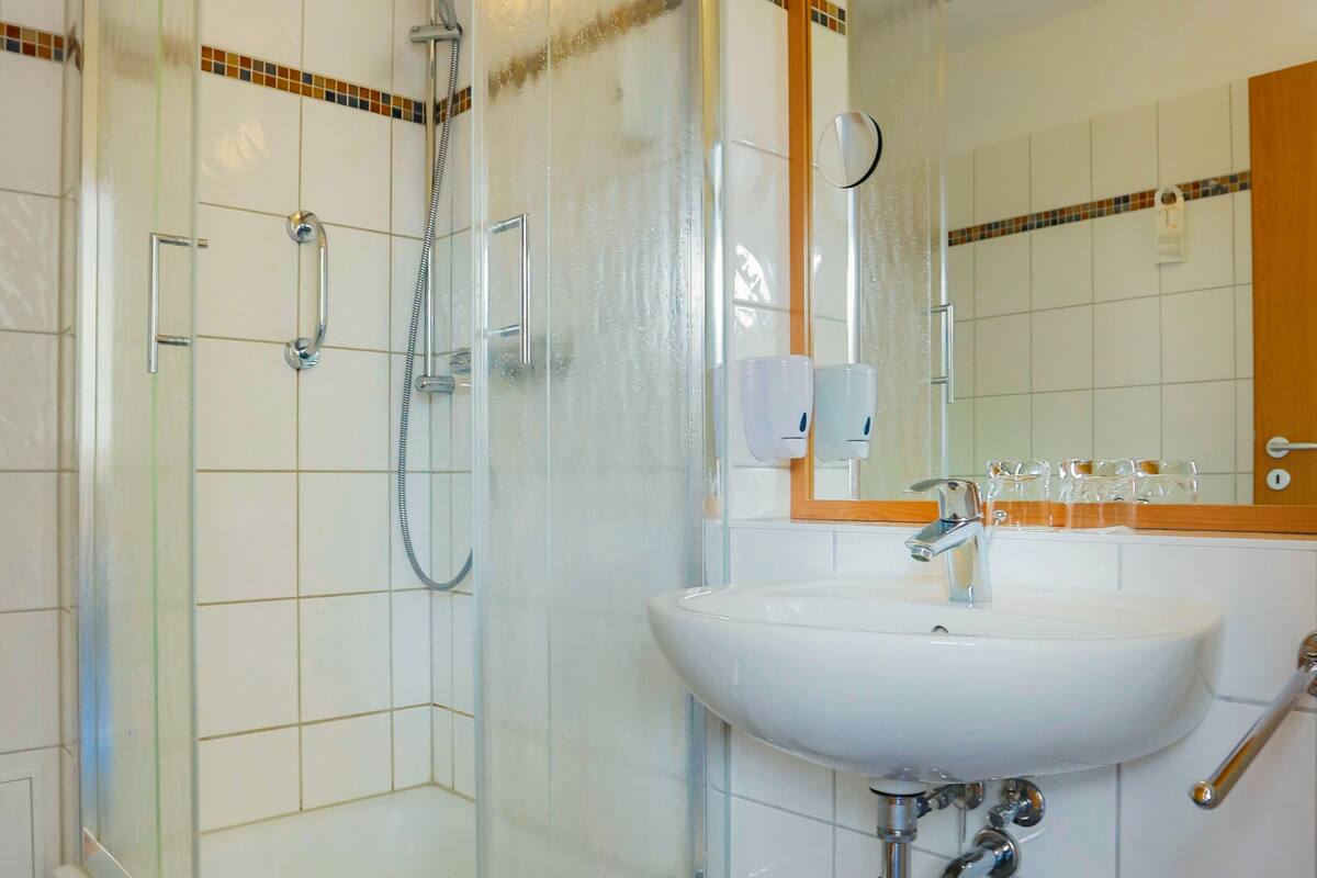 studio | bathroom | shower, free toiletries, hair dryer, towels