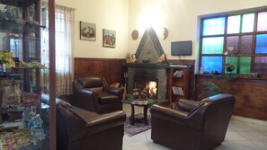 Reception - Jhomana Guesthouse (Quito)
