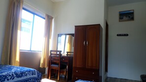 Living area - Jhomana Guesthouse (Quito)