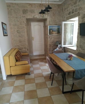 Apartment for 5 people with kitchen | Oleskelualue | LCD-televisio