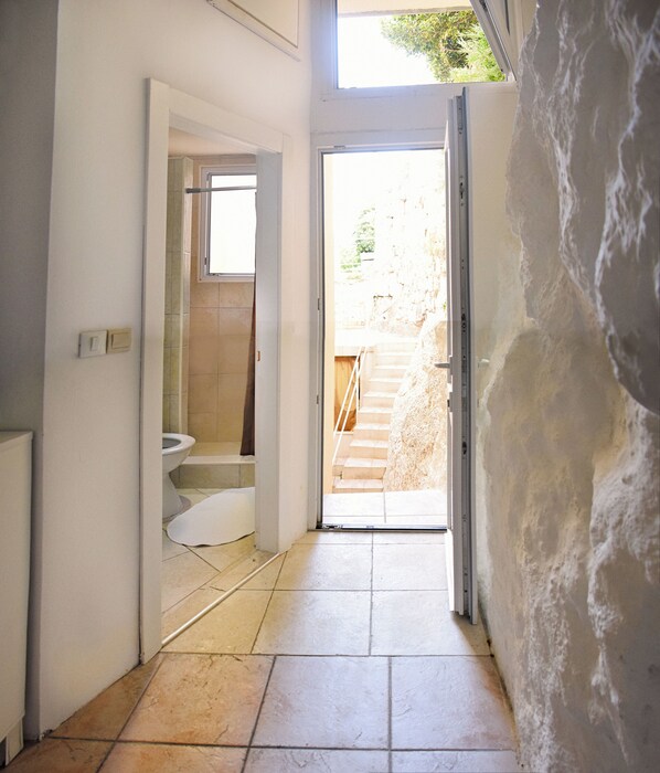 Double Room with Ensuite | 2 bedrooms, premium bedding, memory foam beds, individually decorated