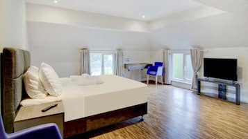 1 habitación, ropa de cama de alta calidad y escritorio