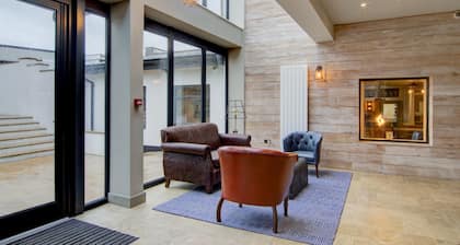 The Gissons Hotel