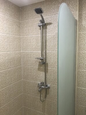 Douche de la salle de bain
