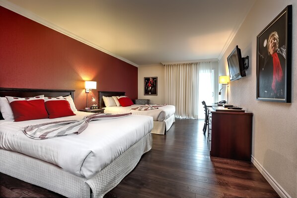 Deluxe Room, 2 Queen Beds, Non Smoking, Ground Floor | Premium bedding, pillowtop beds, desk, blackout drapes - Hotel Kennedy (Levis)