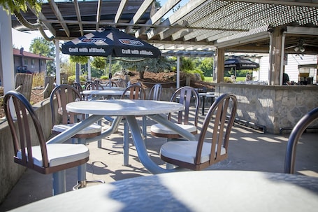 Bar (in der Unterkunft). Seacliffe Inn